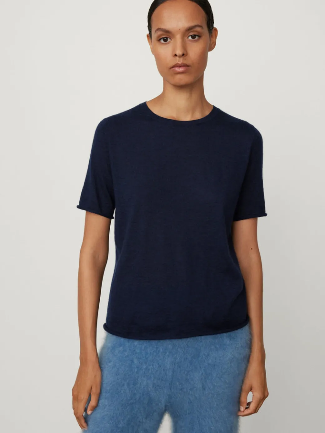 Ari T-Shirt in Navy