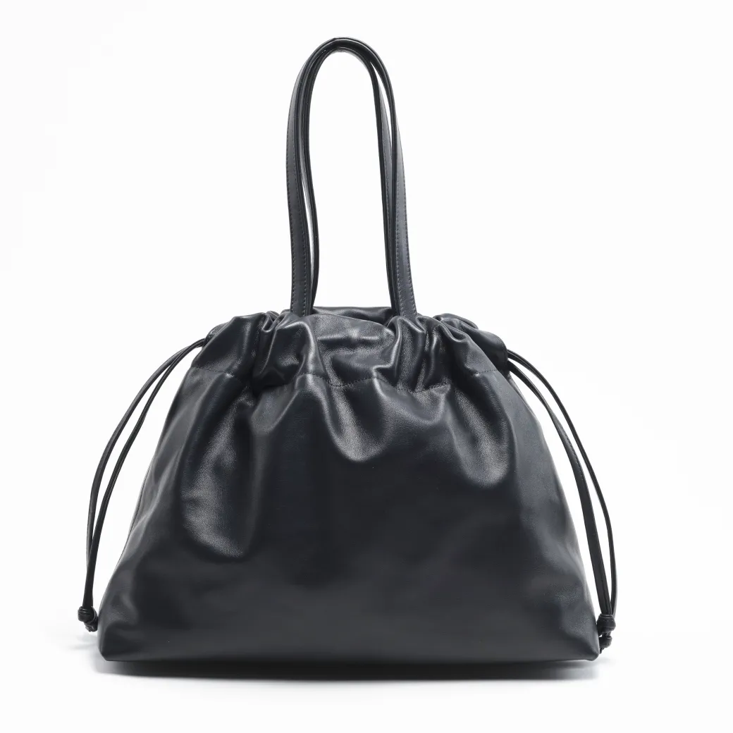 Asisi Tote in Black