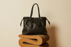 Asisi Tote in Black