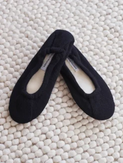 Cashmere Slipper in Black