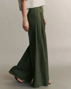 Didi Pant in Olive Night