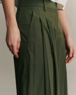 Didi Pant in Olive Night