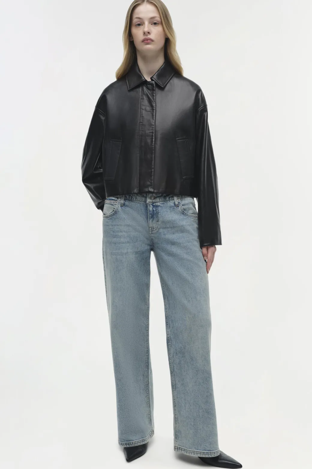 Everli Cropped Leather Jacket in Black