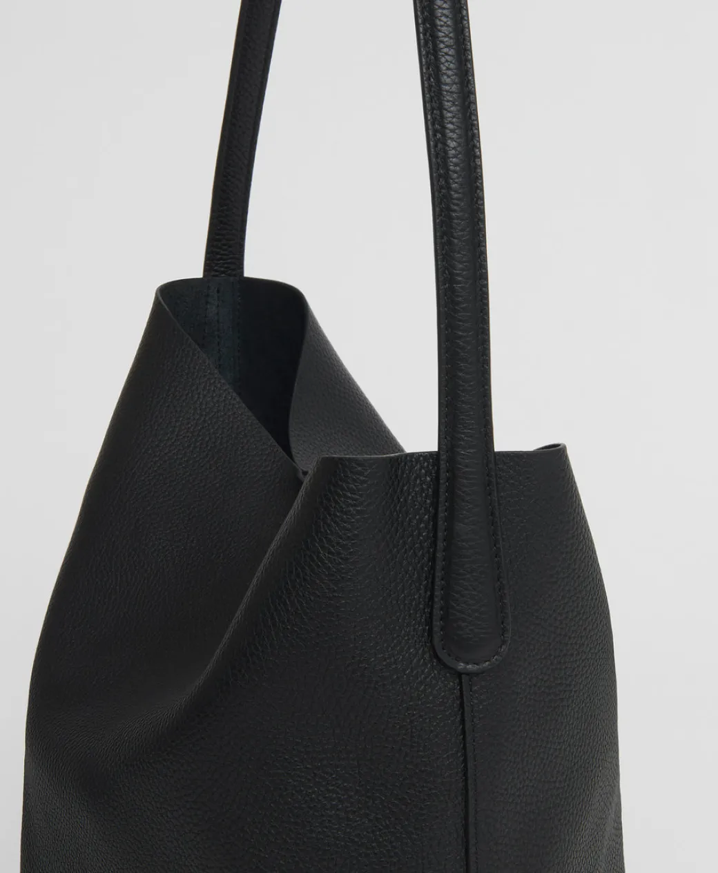 Everyday Cabas Bag in Black