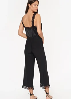 Fernanda Cami in Black