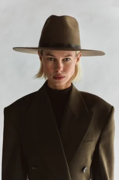 Harley Hat in Almond