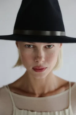 Harley Hat in Deep Navy