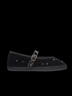 Mae Mary Jane in Black