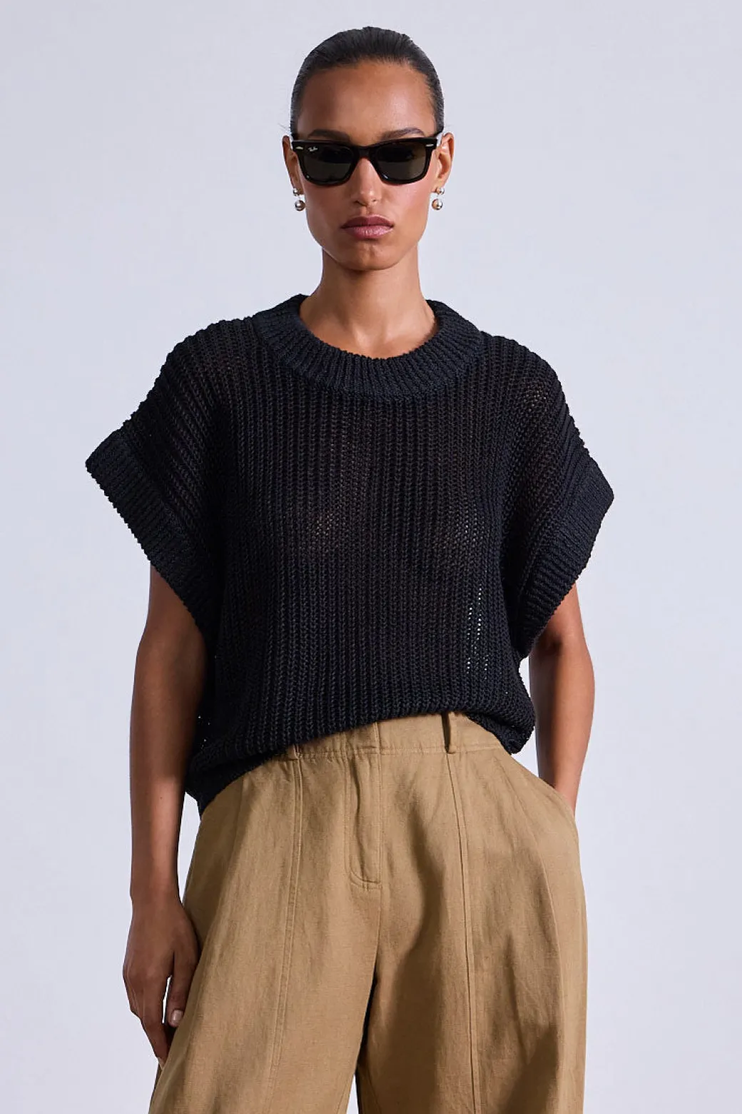 Oliva Linen Vest in Black