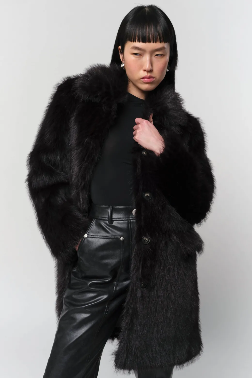 Pamela Mid-Length Coat in Noir