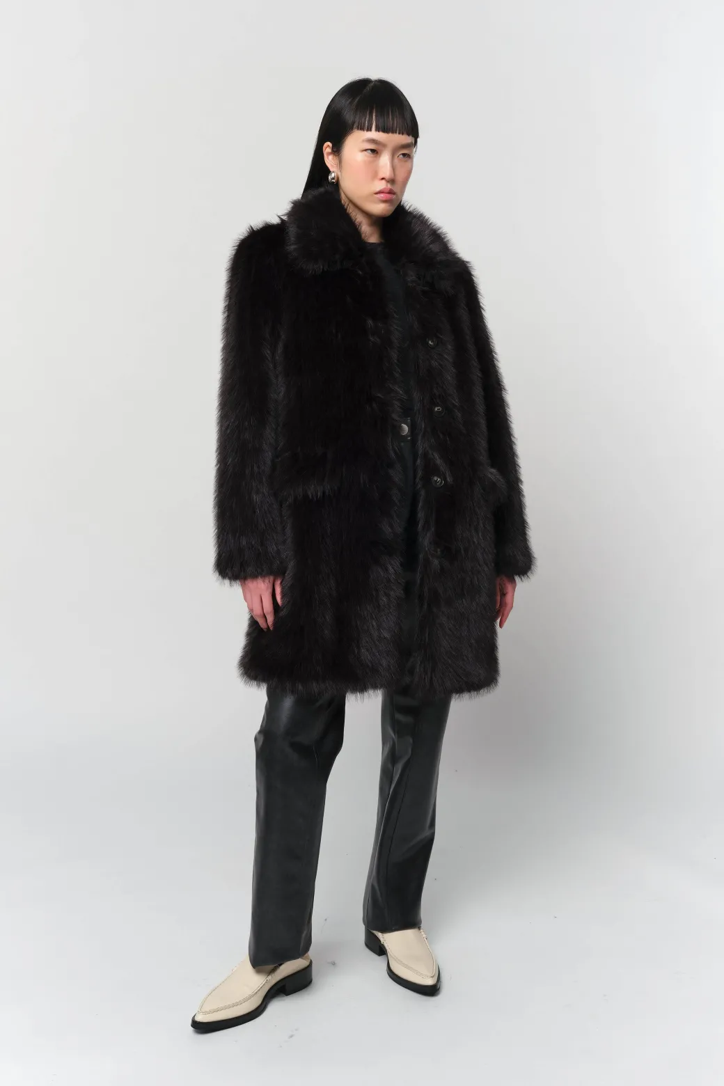 Pamela Mid-Length Coat in Noir