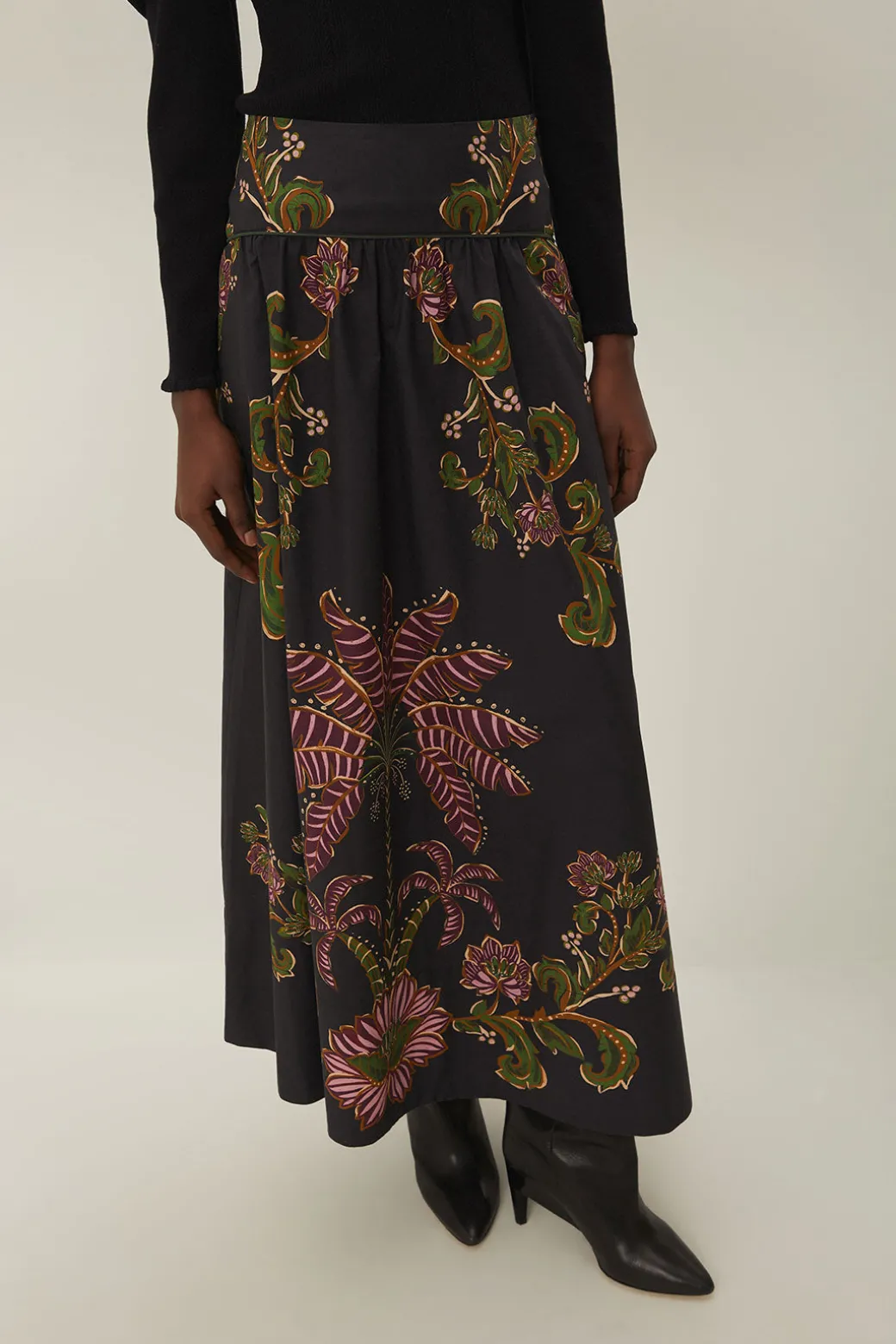 Ravenala Midi Skirt in Black