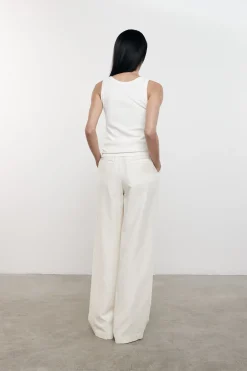 Ribbed Scoop Tank in White