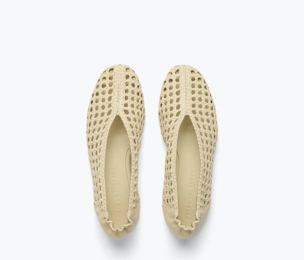 Riley Woven Flat in Vanilla