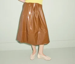 Riley Woven Flat in Vanilla