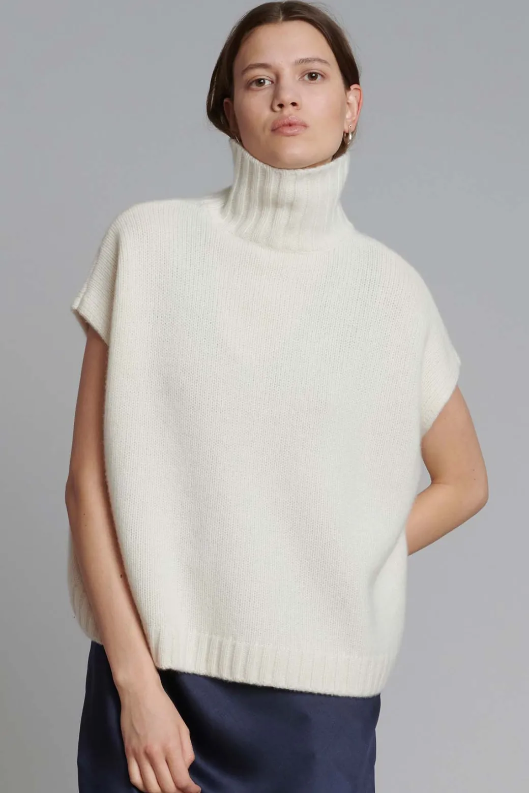 T Neck Gilet in Off White