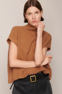 T Neck Gilet in Vicuna