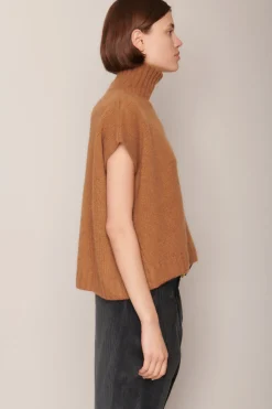 T Neck Gilet in Vicuna