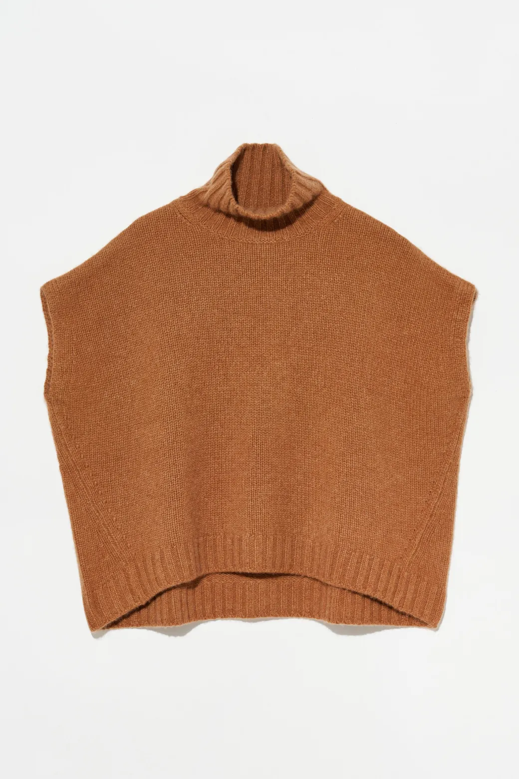 T Neck Gilet in Vicuna