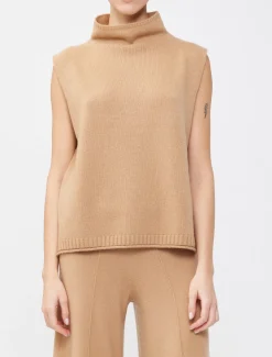 Tova Vest in Savannah