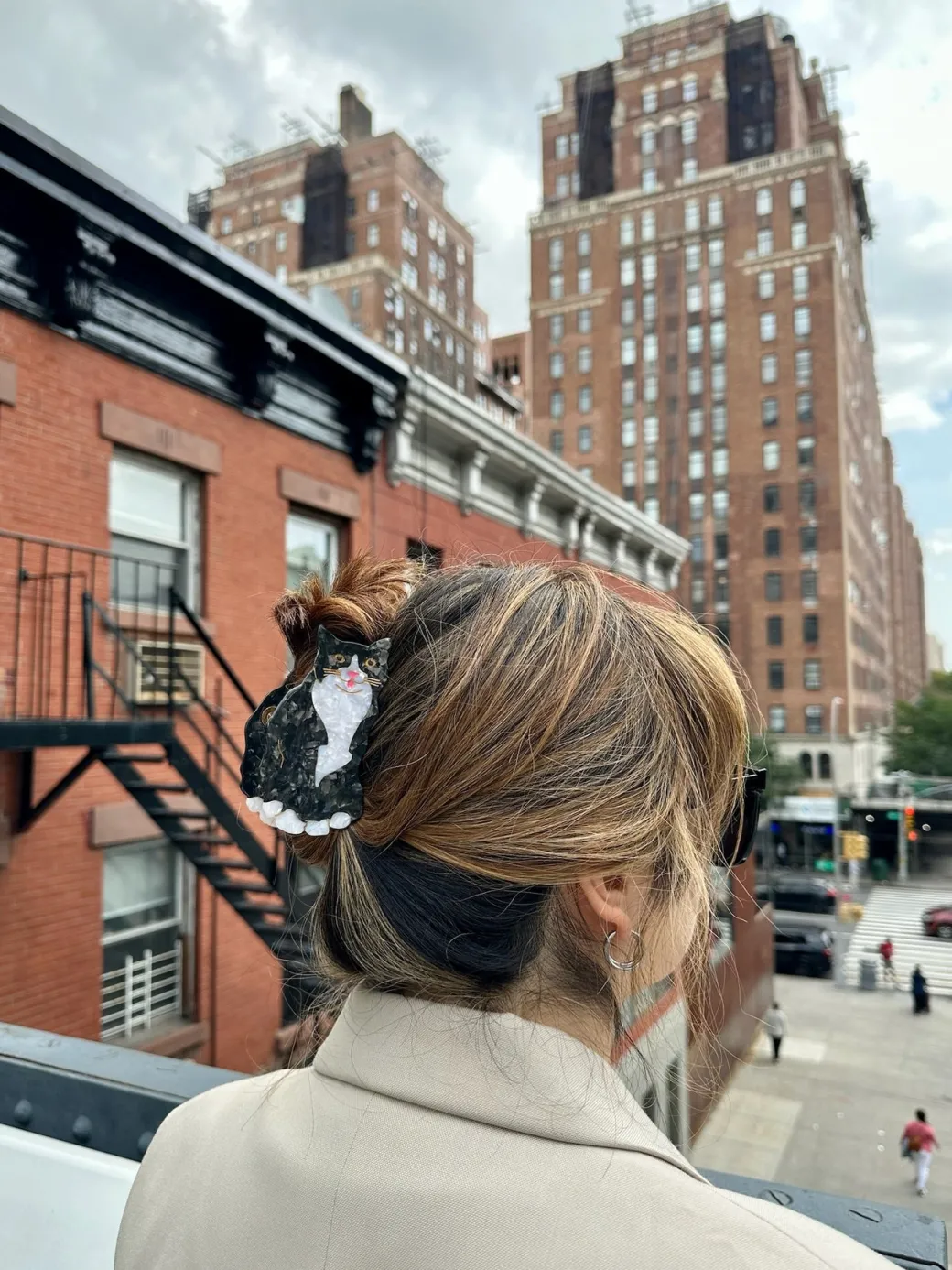 Tuxedo Cat Claw Clip in Black & White