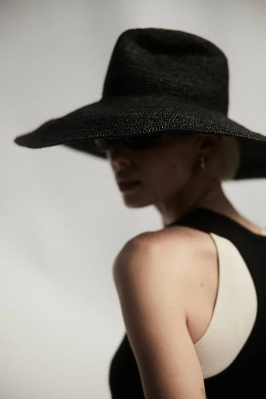 Waverly Hat in Black