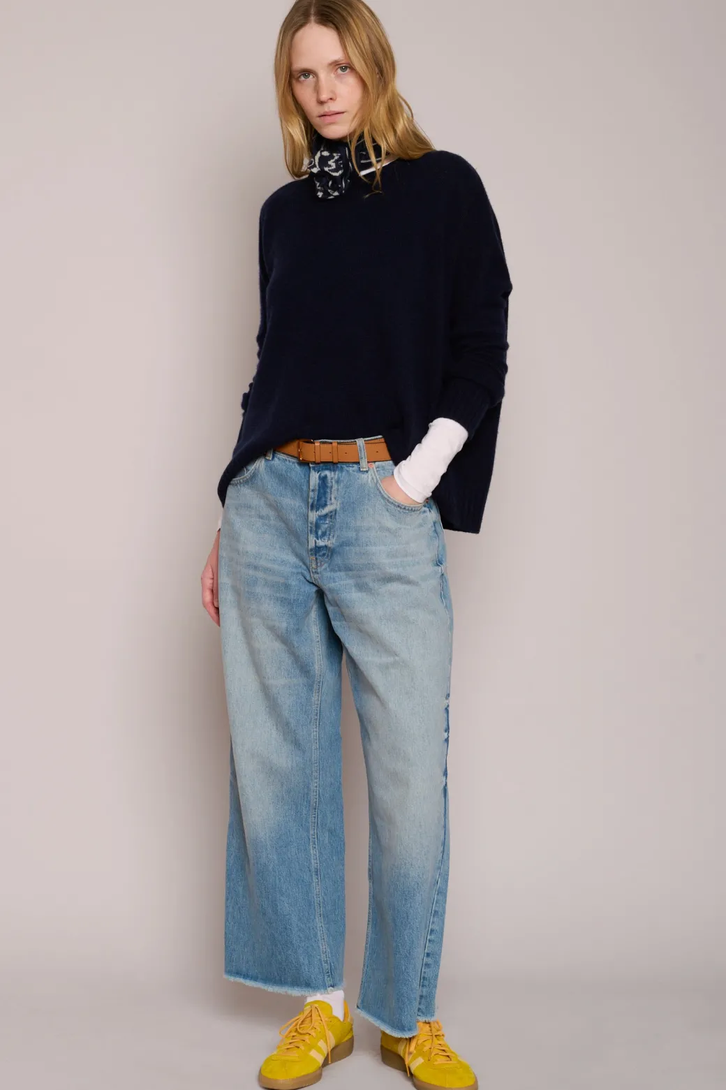 Wide Cashmere Pullover in Navy